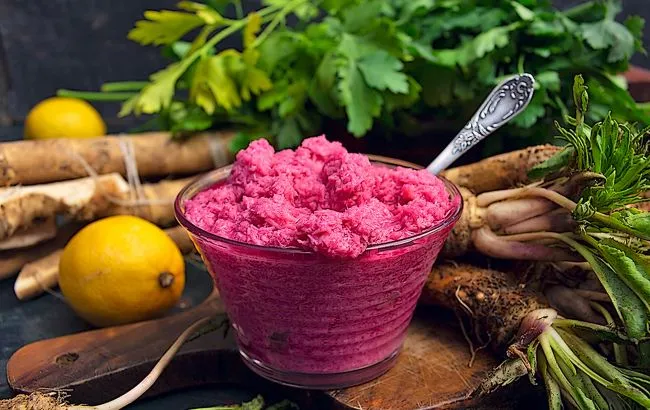 Хрін може нашкодити: кому краще його уникати на Великдень