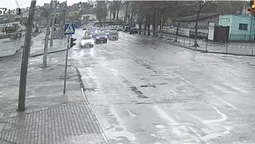У Луцьку водій нахабно оминув автомобільну чергу, виїхавши на смугу руху для маршруток (відео)
