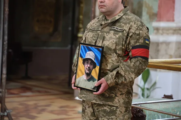 Загинув на Донеччині: у Луцьку попрощались із Валерієм Ткачуком (фото)