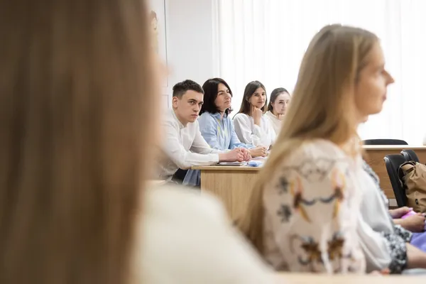 Університет, де навчають допомагати: Олена Зеленська відвідала ВНУ імені Лесі Українки (фото)