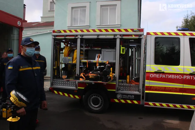 Як вітали з професійним святом луцьких рятувальників (фото)
