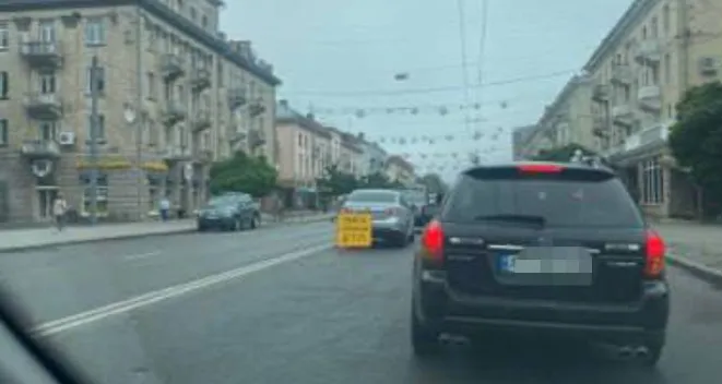 У центрі Луцька авто збило велосипедиста