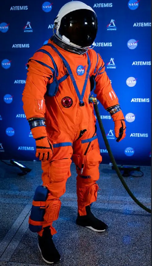 NASA опублікувало нові скафандри для польотів на Місяць і Марс (фото,відео)