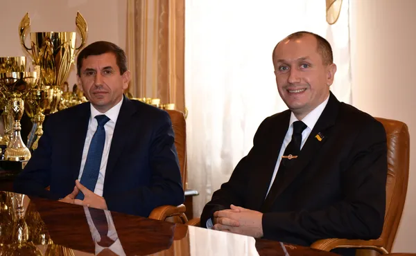 Брати Яручики: «Краще не бути депутатом, але відповідати за свої слова»