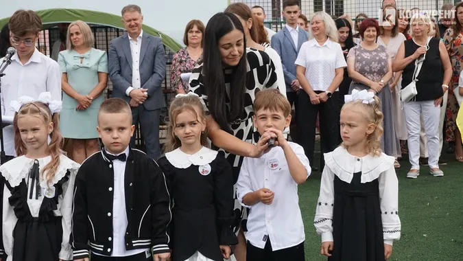1 вересня у луцькій школі №9: як це було (фоторепортаж)