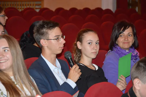 «Наркомани довго не живуть», – луцькі школярі побували на антинаркотичному ток-шоу (фоторепортаж)