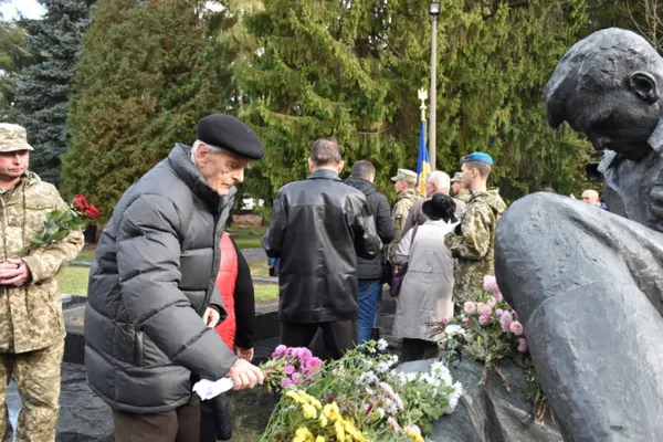 У Луцьку вшанували пам’ять жертв Другої світової війни (фото)