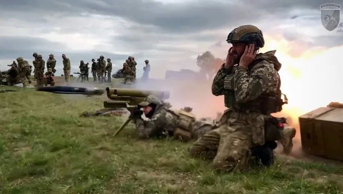 Противник зосереджує увагу на п'яти напрямках та завдав 49 авіаударів, – Генштаб