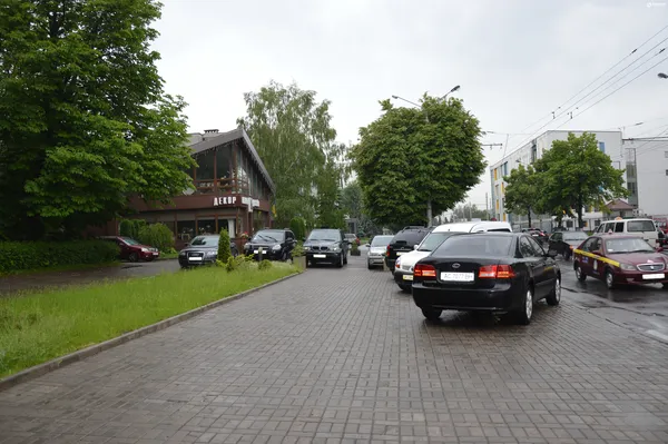 Якою буде парковка біля басейну
