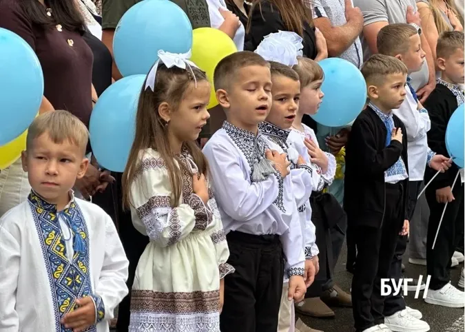 Свято, кульки, перший дзвоник: як у Володимирі відзначили 1 вересня (фото)