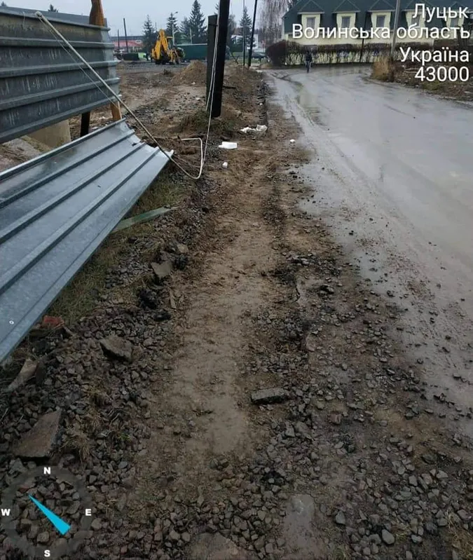 У Луцьку будівельники торгового центру без дозволу проводили земляні роботи