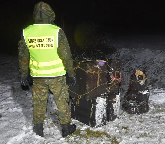 На кордоні з Польщею затримали найбільшу партію бурштину за 2019 рік