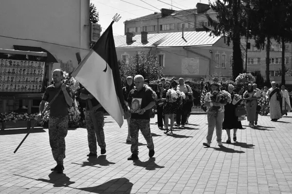 У Луцьку попрощалися із загиблими на Донеччині Миколою Стасюком та Сергієм Токарчуком (фото)