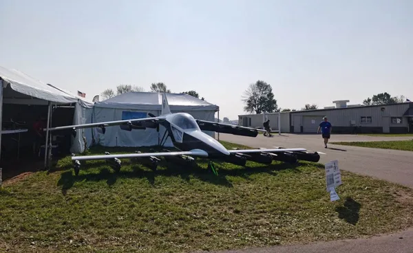 Японська компанія представила одномісний електролітак (фото, відео)
