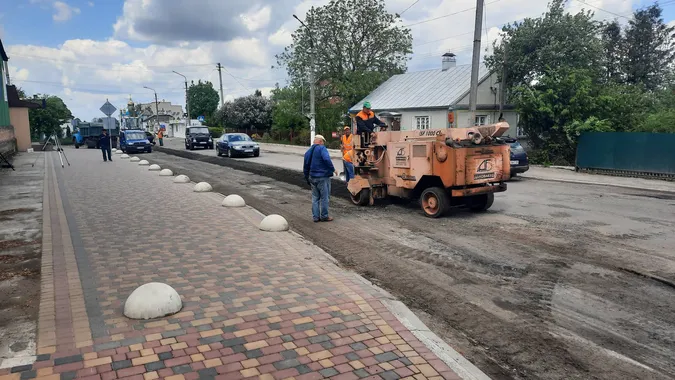 У Горохові ремонтують дороги (відео)