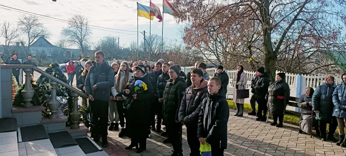 У селі під Луцьком попрощалася з Героєм Василем Лучком