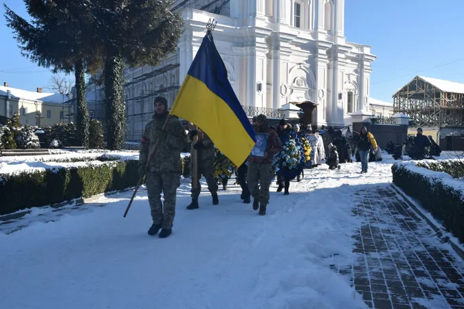 У Луцьку попрощалися із загиблим на Донеччині Віталієм Майсузенком (фото)