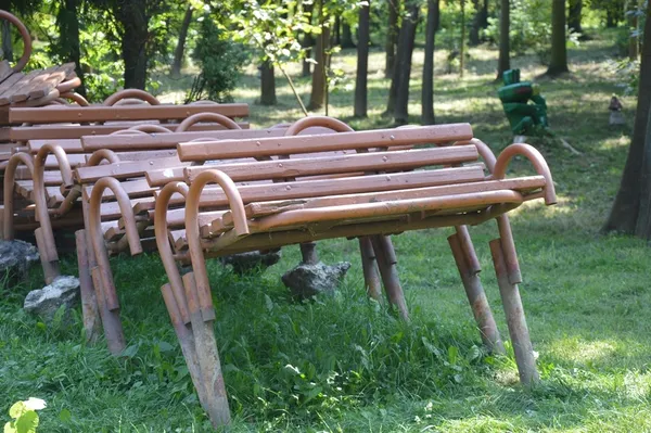 Стареньким лавочкам знайдуть нові місця