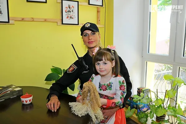 Луцькі мами-поліцейські взяли участь у фотосесії