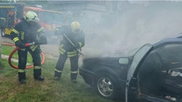 У Володимирі посеред вулиці загорівся легковик (фото)