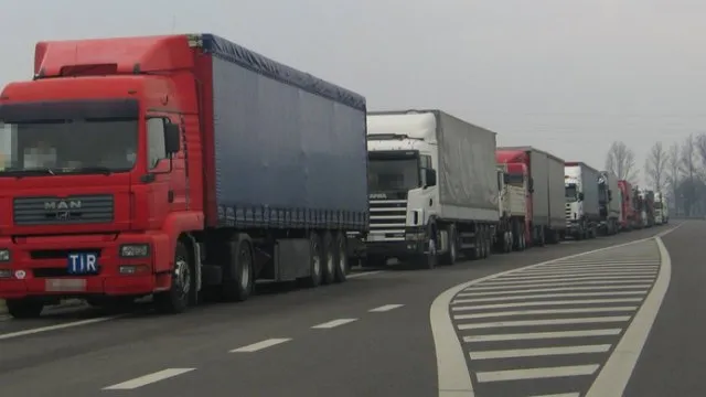 Розповіли, як вирішуватимуть проблему з чергами вантажівок на «Ягодині» (відео)