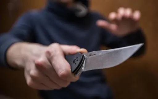 Штрикнули в голову та шию: на Волині напали на поліцейських
