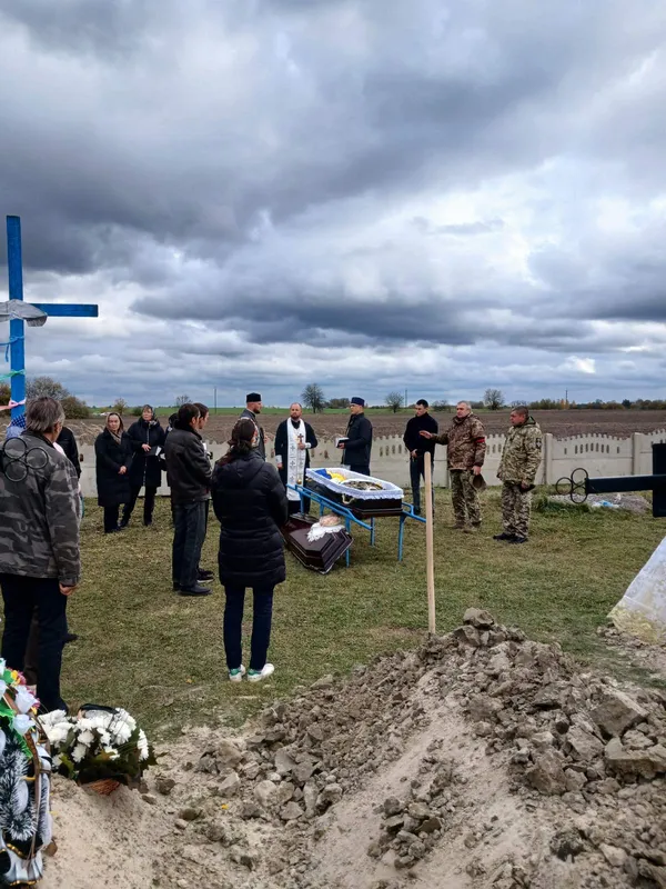 Назавжди 40: на Волині провели в останню дорогу воїна Романа Нікітчика (фото)