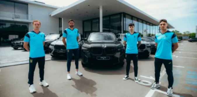 Збірна України з футболу отримала новенькі BMW (фото)