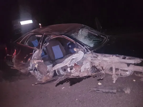 У Нововолинську п'яний водій на швидкості «влетів» у бетонну плиту (фото)