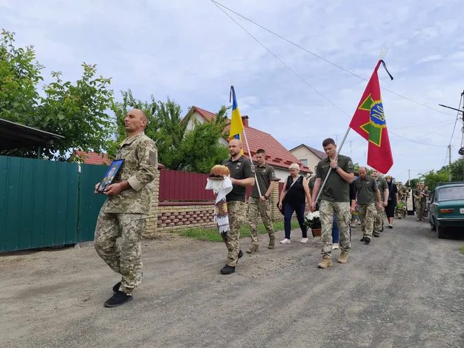 У Ківерцях попрощалися із бійцем Юрієм Шупічуком (фото)