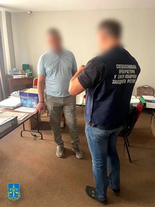 Збитки на майже 2 млн: на Прикарпатті затримали полковника-керівника КЕЧ