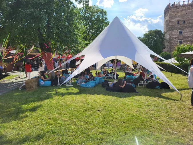 «ЛюбART Fest» у Луцькому замку: що там відбувається (фоторепортаж)