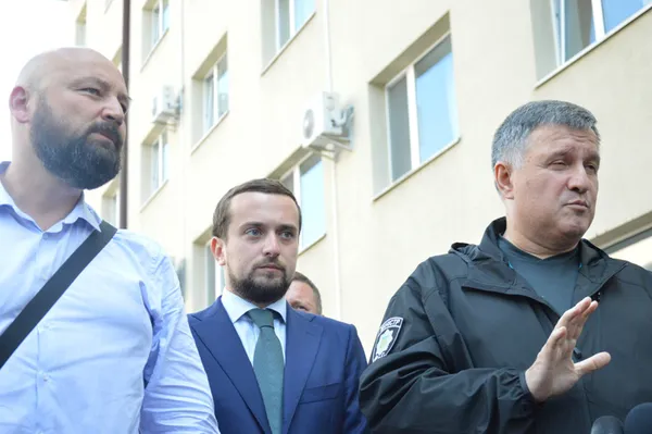 «Ведемо переговори, із заручниками все гаразд», – Аваков про ситуацію у Луцьку