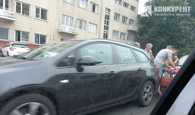 Рух ускладнений: у Луцьку на Ковельській – ДТП
