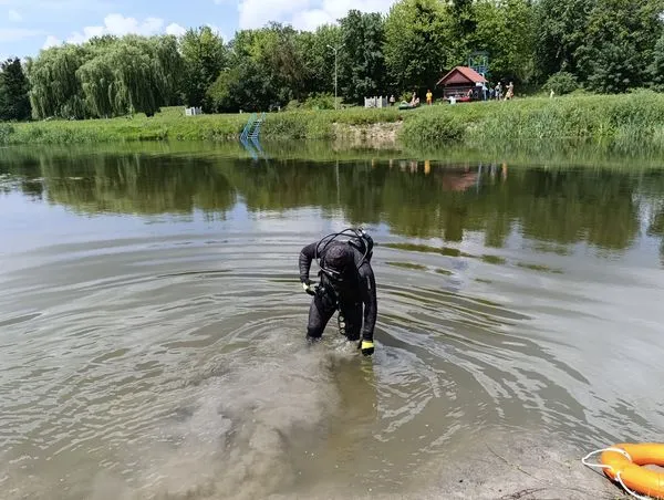 Волинські водолази спускалися під воду на глибину понад 5 метрів (фото)
