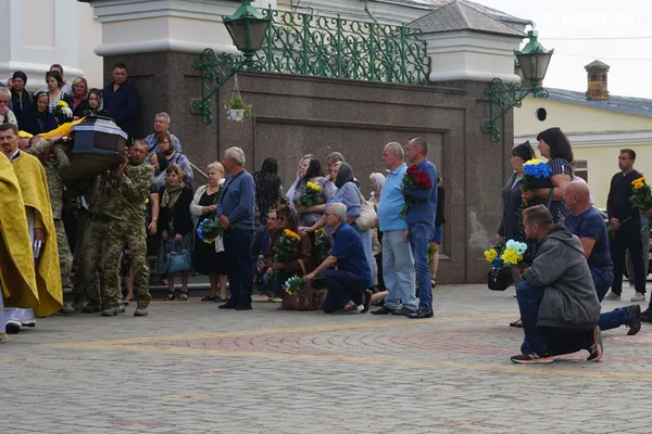 Луцьк у траурі: попрощалися із загиблим Героєм Валерієм Федюком (фото)