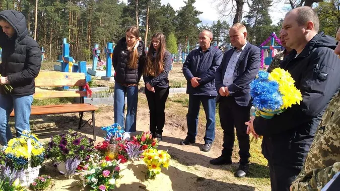 На Волині родині полеглого воїна Володимира Савчука вручили його орден «За мужність» (фото)