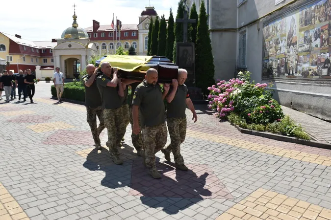 Навіки додому: у Луцьку попрощалися із захисником України Юрієм Сисоєвим