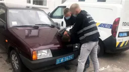 У Чернігові в туалеті McDonald's зґвалтували школярку (фото)