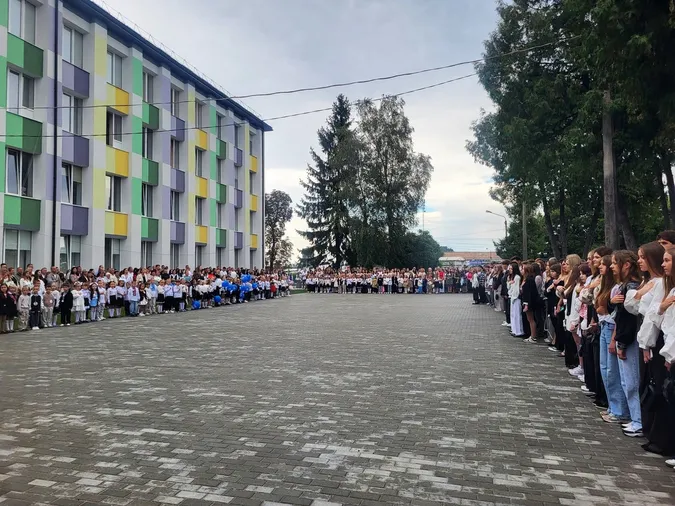 Перший дзвоник, діти та реформи: як у Ковелі відзначили 1 вересня (фото)