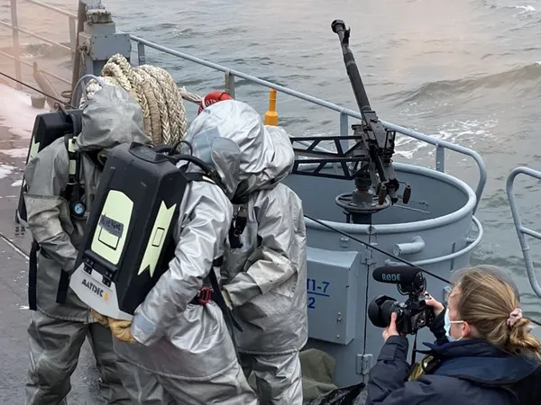 Українські моряки спільно з Францією провели тренування в Чорному морі (фото)