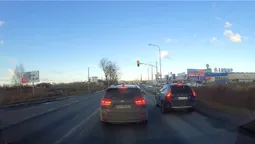 У Луцьку водій обігнав поліцейське авто: що було далі (відео)
