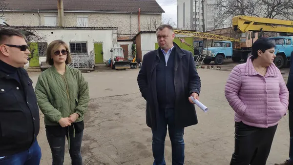 Зруйновані теплиці і покинуті автівки: як врятувати «Парки та сквери Луцька» (фото)