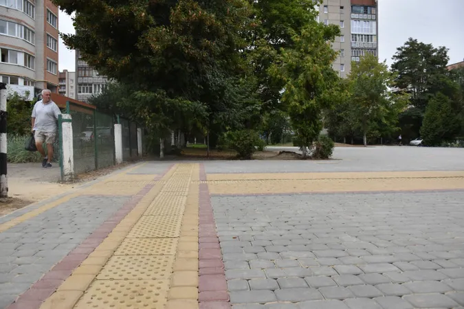 У Луцьку відремонтували три пришкільні території та спортзал (фото)