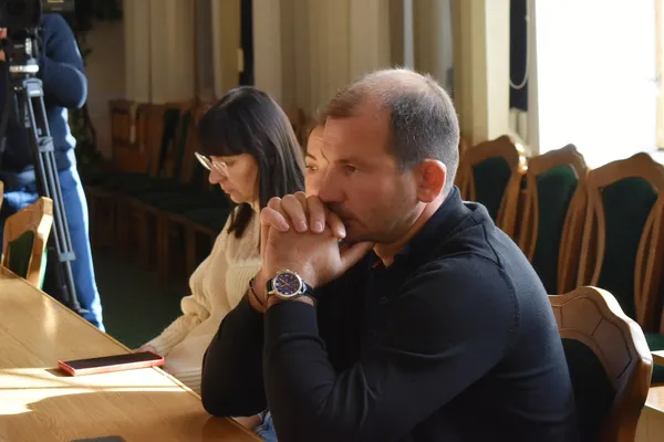 Військові платять більші податки, ніж далекобійники: в ОДА провели зустріч із волинськими перевізниками (фото)