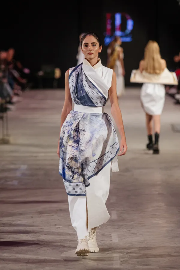 Луцька дизайнерка презентувала на Lviv Fashion Week свої сукні й хустки (фото)