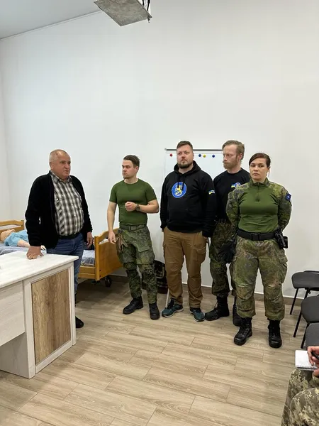 Фінські інструктори навчали волинську «екстренку» та прикордонників тактичній медицині