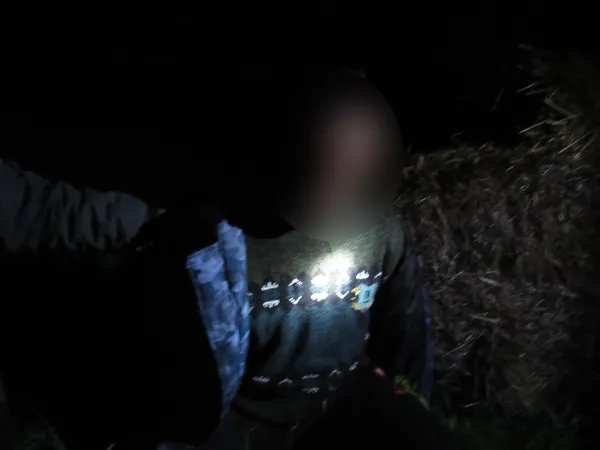Човен, три сітки і понад 12 кілограмів риби: на волинському озері зловили браконьєрів (фото)