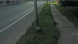 Відновленню не підлягає: у Володимирі авто протаранило електроопору (фото)