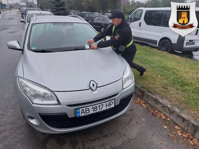 У Луцьку муніципали влаштували рейд в районі авторинку (фото, відео)